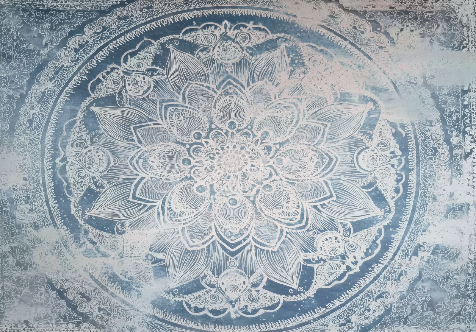 Фототапет Мандала – елегантна орнаментална визия в сиво-сини тонове
